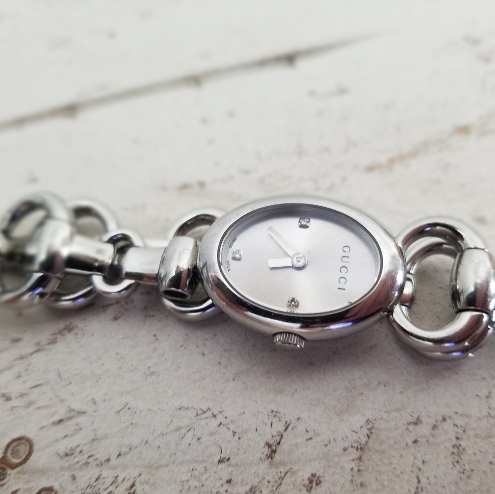Gucci bracelet watch